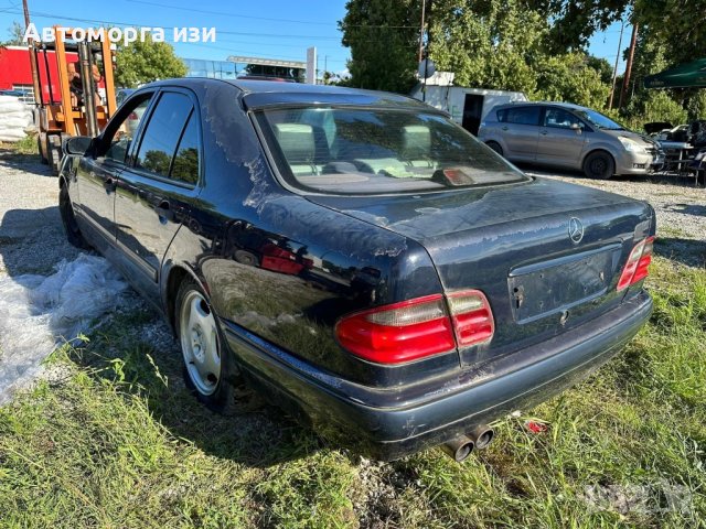 Мерцедес Е200 бензин 96 Г АВТОМАТИК само на части , снимка 5 - Части - 43416386