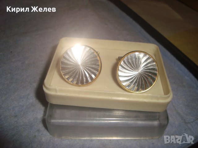 СТАРИ ПОЗЛАТЕНИ БУТОНЕЛИ ОРНАМЕНТИРАНИ КОПЧЕТА за МАНШЕТИ РЪКАВЕЛИ с КУТИЙКА 15053, снимка 9 - Антикварни и старинни предмети - 37590648