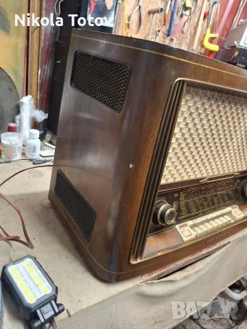 Продава се старинно дървено радио . , снимка 4 - Антикварни и старинни предмети - 53037912