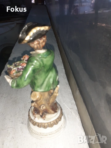 Статуетка порцелан маркировки Capodimonte, снимка 4 - Антикварни и старинни предмети - 53422996