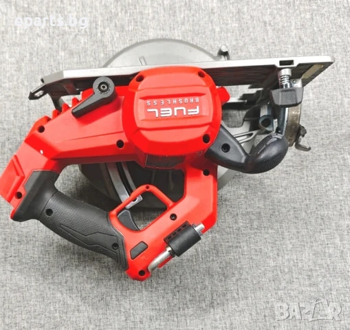 Milwaukee Най-новия модел от 2024г Циркуляр на 95 % нов , снимка 2 - Циркуляри - 50926625