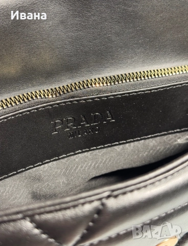 Дамска чанта Prada, снимка 4 - Чанти - 52251281