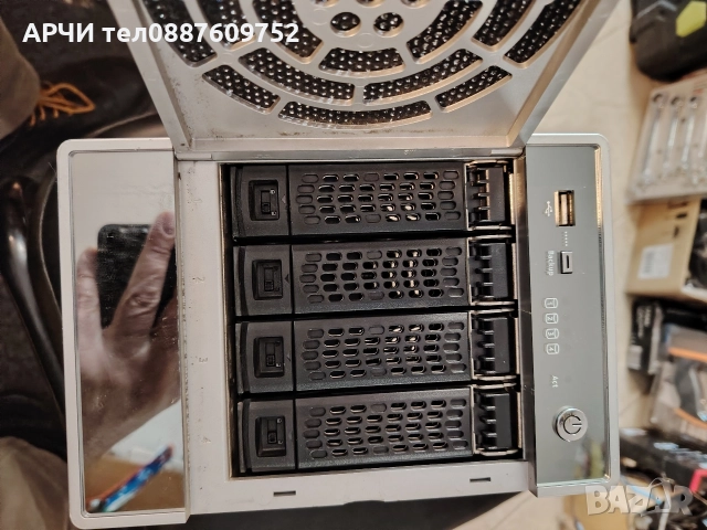 Netgear ReadyNas RND4000 v3 корпус с 4 слота, гигабитов интернет и скорости до 25MBps (без диск), снимка 2 - Други - 52612553