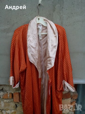 Стар дамски халат, снимка 2 - Други ценни предмети - 28733863