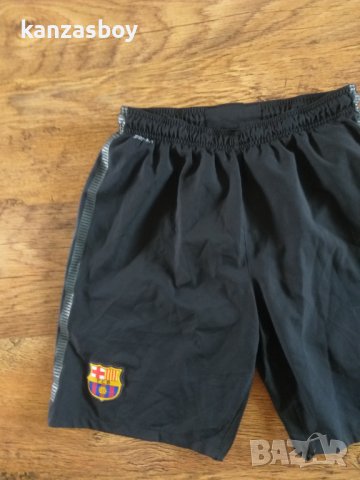 nike fc barcelona - страхотни юношески шорти , снимка 2 - Детски къси панталони - 36732466