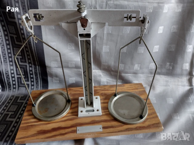 Прецизна двураменна везна аптекарска / лабораторна ретро, снимка 1