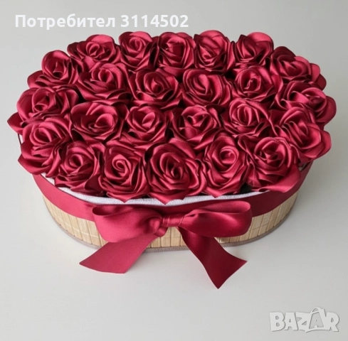 Сатенени рози в кошница, снимка 3 - Подаръци за жени - 52841968
