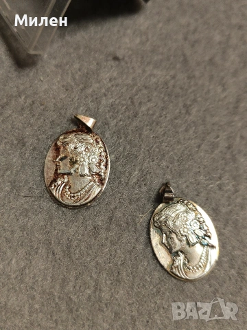 релефни сребърни висулки, снимка 2 - Колиета, медальони, синджири - 53211301