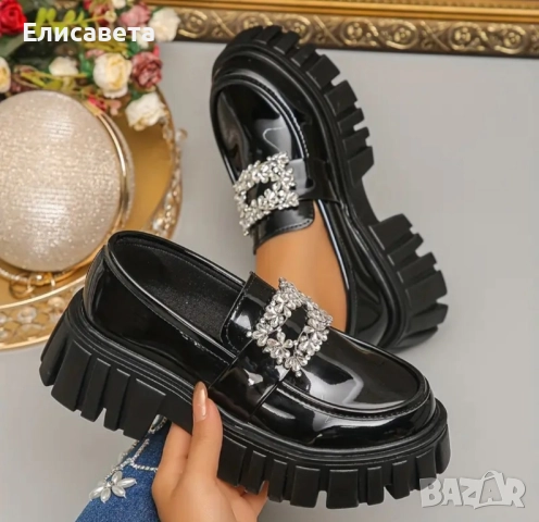 Дамски модерни обувки 