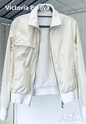 Леко преходно яке бомбър MONCLER оригинал, снимка 2 - Якета - 50084719