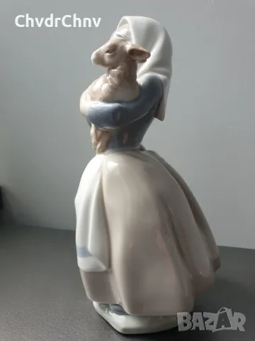 NAO Lladro статуетка 21см/НАО ЛАДРО испанска порцеланова фигура на момиче с агне, снимка 3 - Колекции - 47426579