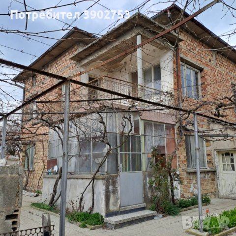 Продавам къща в с. Овощник, снимка 4 - Къщи - 43089523