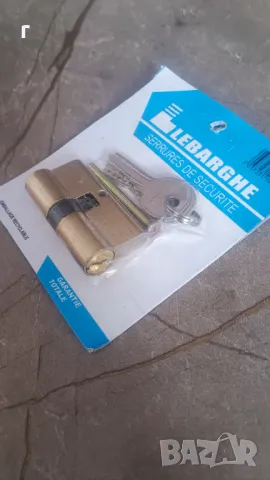 Патрон ключалка за врата