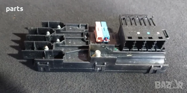 Кутия с Предпазители Мерцедес CLS W219 - Е класа W211 - 01394842, снимка 3 - Части - 47296486