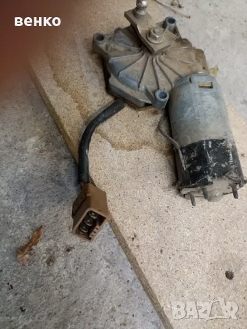 Моторче за задна чистачка пежо 309