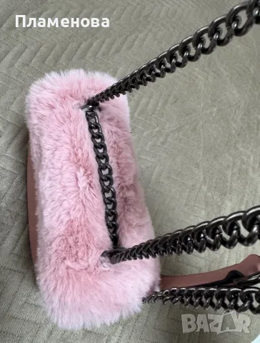 Дамска розова чанта с пух, снимка 4 - Чанти - 48960053