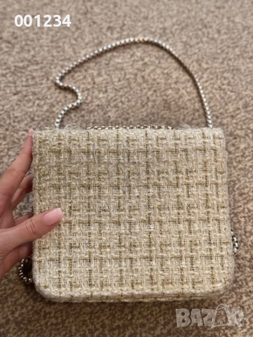 Бяла чанта букле, снимка 3 - Чанти - 51463623