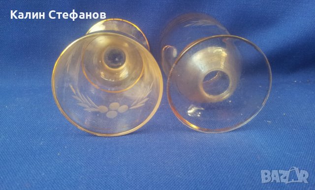 Ретро ракиени чашки, ръчна гравюра, златни кантове, столче – 6 бр сервизче, снимка 5 - Антикварни и старинни предмети - 38065579