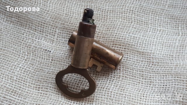 Малка бензинова запалка-ключе, снимка 3 - Антикварни и старинни предмети - 28206004