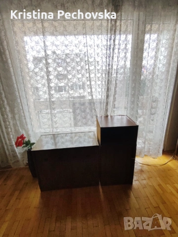 Две шкафчета 