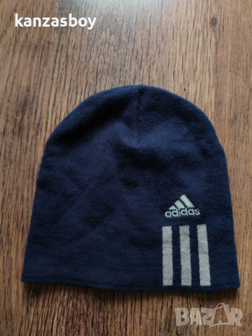ADIDAS - страхотна зимна шапка 