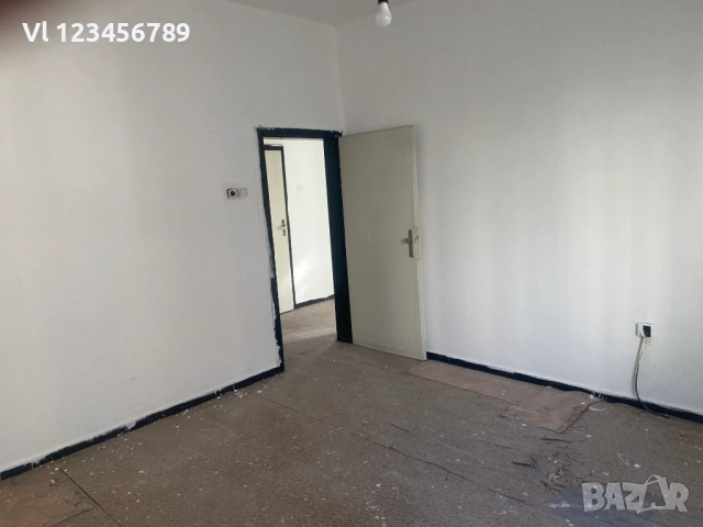 Собственик продава самостоятелен етаж за ремонт в Пловдив, Каменица 1 Продавам собствен многостаен а, снимка 12 - Апартаменти - 52556482