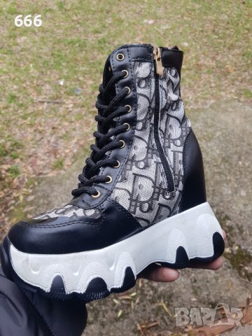 Обувки Christian Dior , снимка 5 - Дамски боти - 43385900