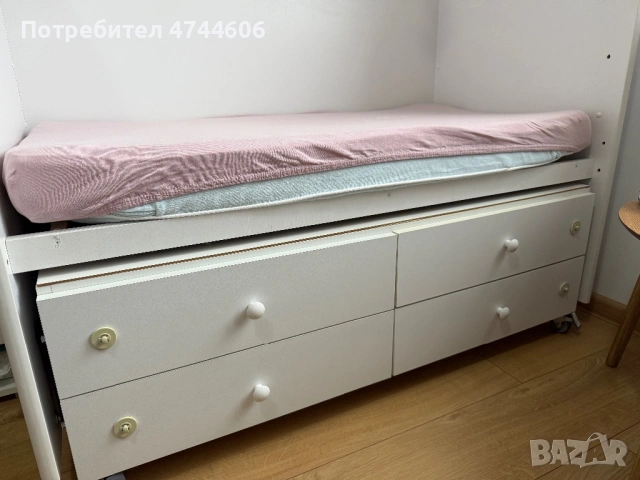 Продава се бебешко легло с люлеещ механизъм, снимка 4 - Бебешки легла и матраци - 53574306