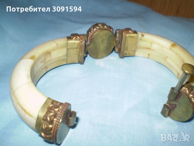 Ретро Гривна От Кост С Месингов Обков, снимка 5 - Гривни - 35595504