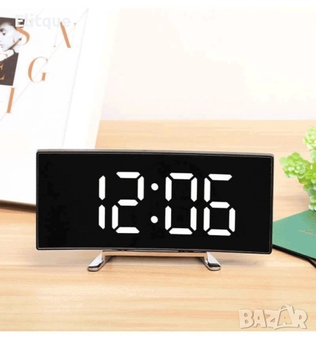Мултифункционален настолен електронен часовник, снимка 2 - Стенни часовници - 52863057