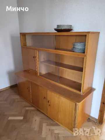 Продавам стари мебели