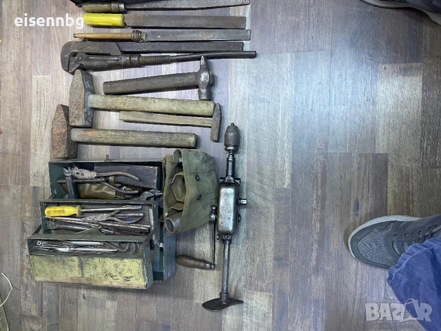 Разни стари класически инструменти и железен сандък руски за инструменти , снимка 3 - Други инструменти - 51870817