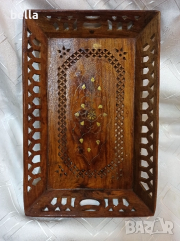 Стар дървен поднос ,дърворезба с орнаменти ,размери 38/25/4 см.Цена 80 лв, снимка 2 - Антикварни и старинни предмети - 52263858