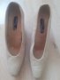 Дамски обувки цвят крем, снимка 1 - Дамски обувки на ток - 35498808