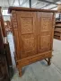 Масивен Шкаф с Дърворезба- внос от Германия! , снимка 2