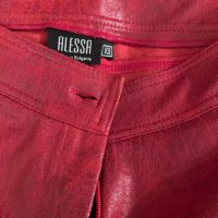 ALESSA Панталон в уникален червен цвят(stizza),с ниска талия, снимка 6 - Панталони - 43537585
