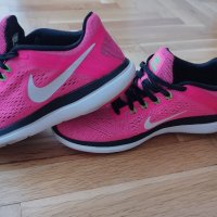 Дамски маратонки Nike, снимка 1 - Маратонки - 38040649