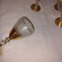 Антикварен сервиз за ракия  гравирани чаши богато позлатени с широк златен кант , снимка 8 - Антикварни и старинни предмети - 39096206