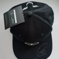 Mercedes Lewis Hamilton нова шапка с автограф AMG F1 Petronas Мерцедес Хамилтън , снимка 1 - Фен артикули - 37621320