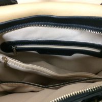 Дамска чанта - като нова, снимка 11 - Чанти - 39376023