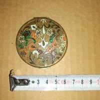 Стара много красива бронзова пудриера с огледало , кутийка, снимка 1 - Антикварни и старинни предмети - 39752622