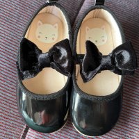 H&M лачени балеринки/пантофки, снимка 1 - Бебешки обувки - 34964556