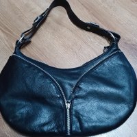 Дамска черна чанта за рамо от естествена кожа , снимка 4 - Чанти - 44094095
