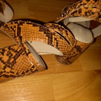 Сандали Pimkie, снимка 4 - Дамски обувки на ток - 37974827