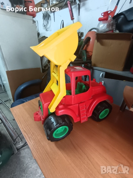 Лот Детски играчки трактор и фадрома, снимка 1