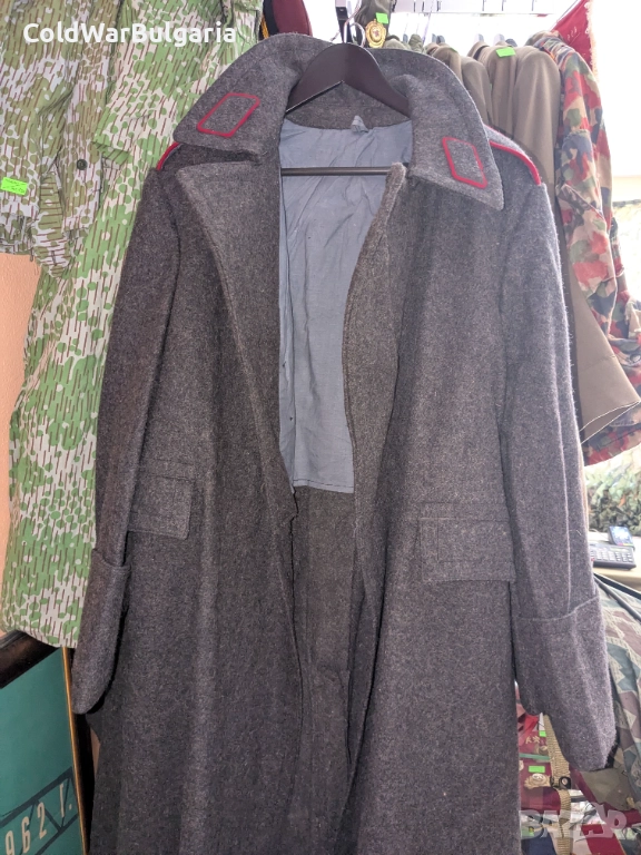 Българско вълнено палто от Студената война – Военен винтидж surplus, снимка 1