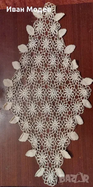 Продавам ръчно изработени битови разкошни карета,  бродирани на една кука и покривки .👌 , снимка 1