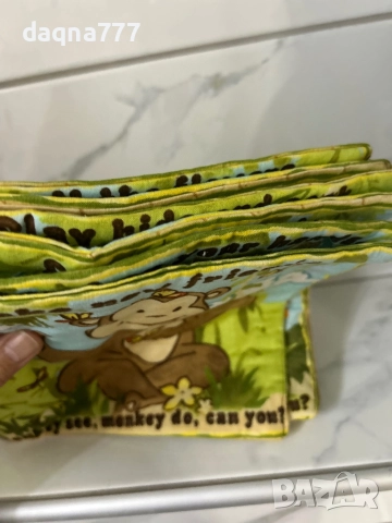 Книга от плат „Маймунка вижда маймунката прави“, снимка 8 - Други - 52256258