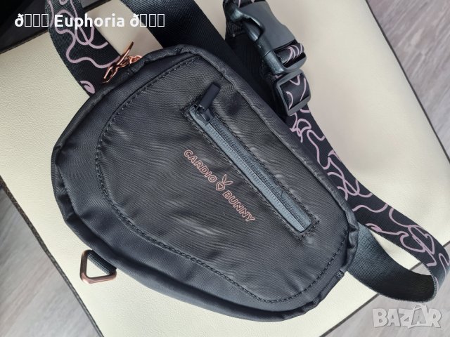 Дамска чантичка, снимка 3 - Чанти - 40223342