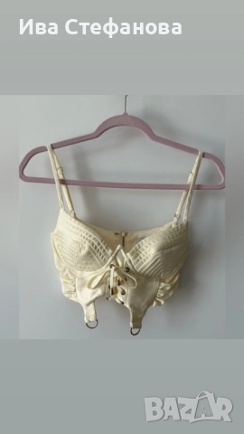 Нов бял елегантен сатенен сатен сет костюм комплект от две части пола и топ Oh Polly , снимка 3 - Костюми - 50121688